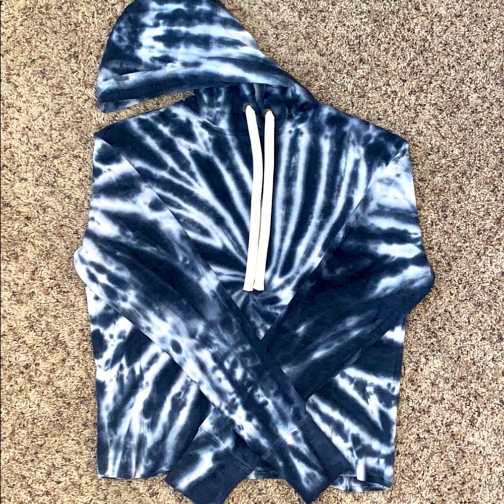 Women’s Tie-Dye Pullover